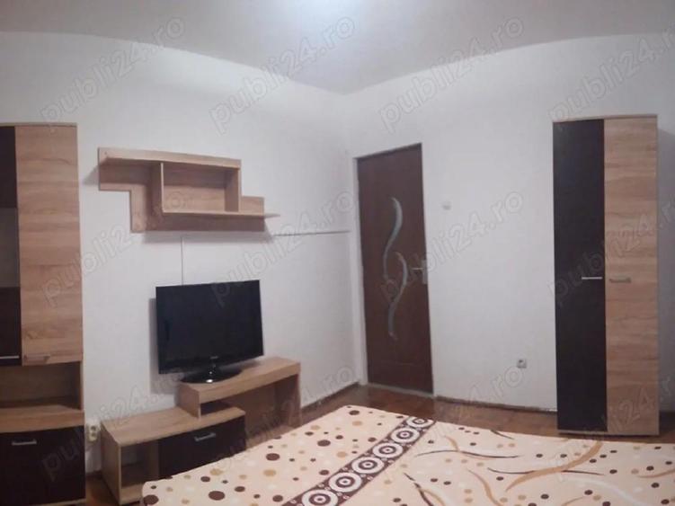 Apartament cu 2 camere decomandat în Romanilor