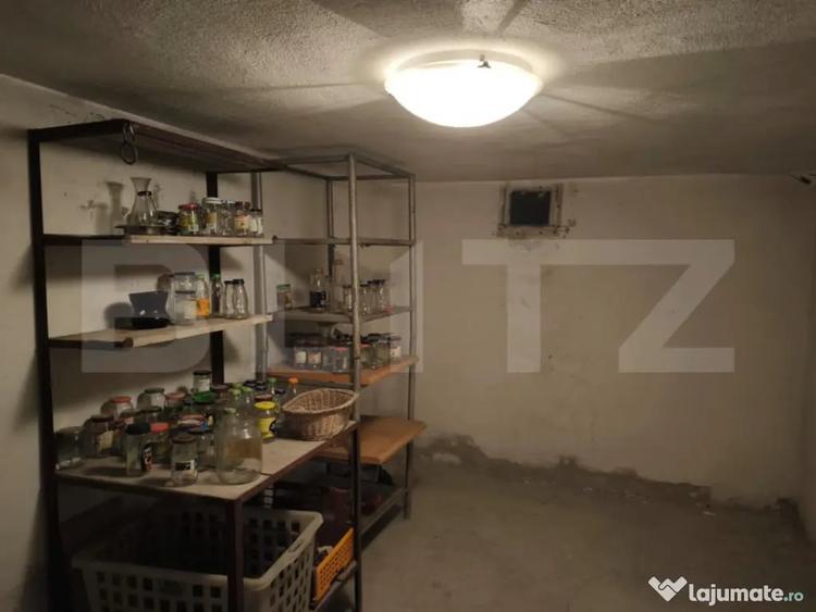 Casă cu 7 camere cu Teren 1430 Mp în Central