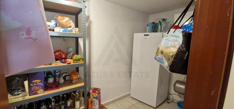 Casă individuală cu 8 camere cu Canalizare în Șura Mică