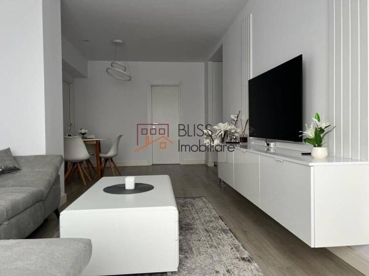 Apartament cu 3 camere semidecomandat, mobilat în Pipera