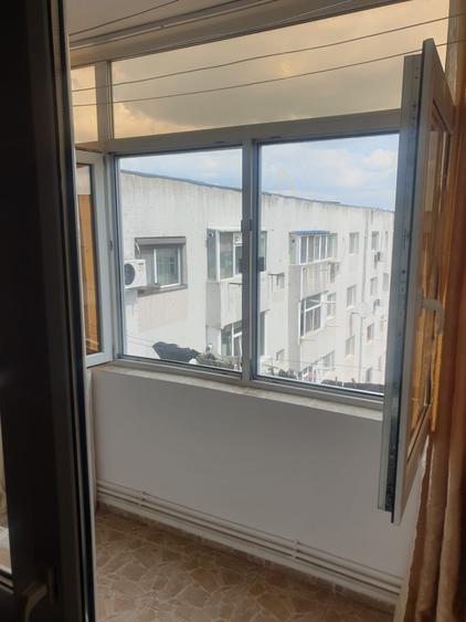 Apartament cu 3 camere nedecomandat în Central