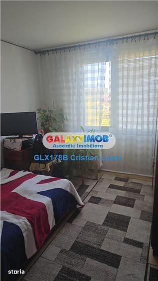 Apartament cu 3 camere semidecomandat în Crângași