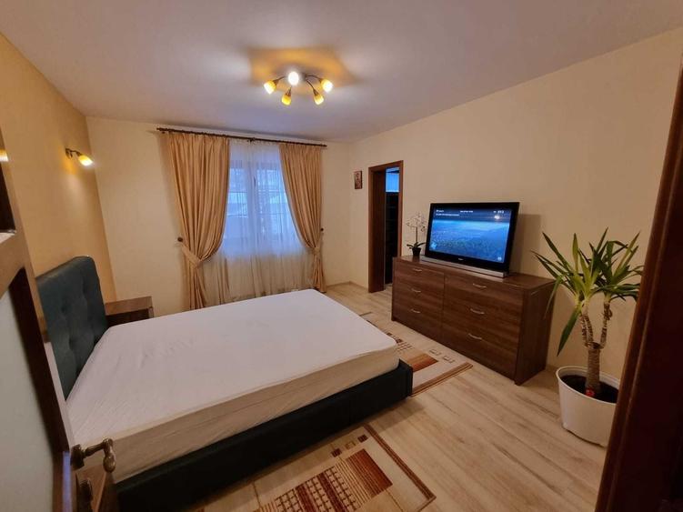 Apartament cu 3 camere decomandat în Vișan