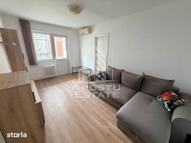 Apartament cu 2 camere, mobilat în Soarelui