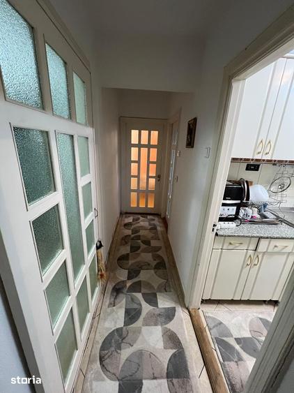Apartament cu 3 camere decomandat în Cornișa