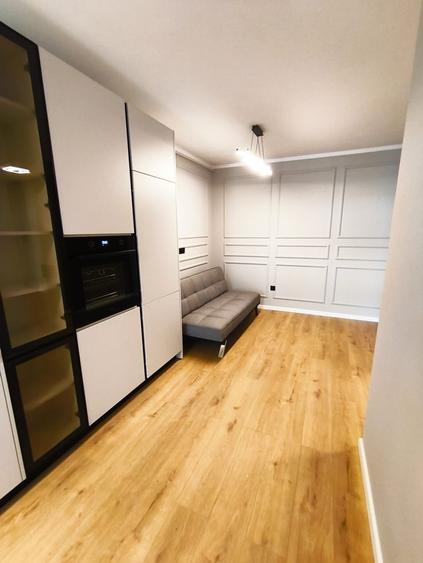 Apartament cu 3 camere semidecomandat în Florești