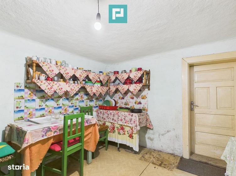 Casă cu 4 camere cu Teren 1461 Mp în Central