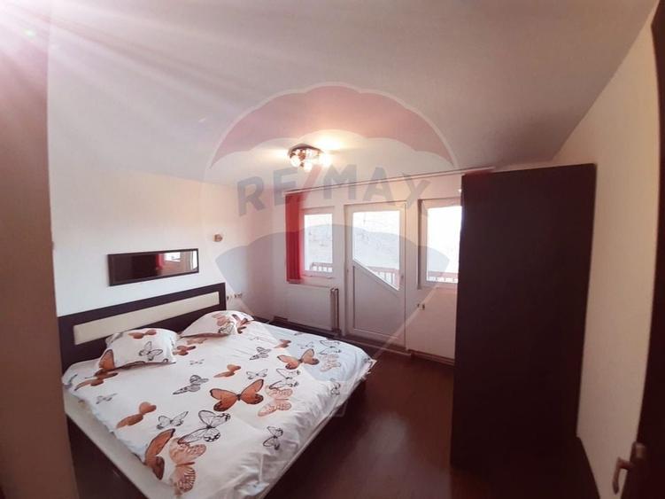 Casă individuală cu 7 camere cu Teren 3580 Mp în Tohănița
