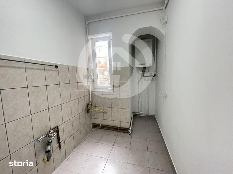 Apartament cu 3 camere semidecomandat în Hipodrom 3