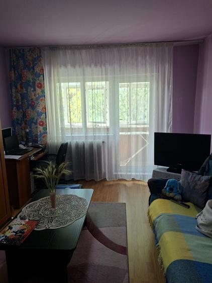 Apartament cu 2 camere decomandat în Calea Moldovei