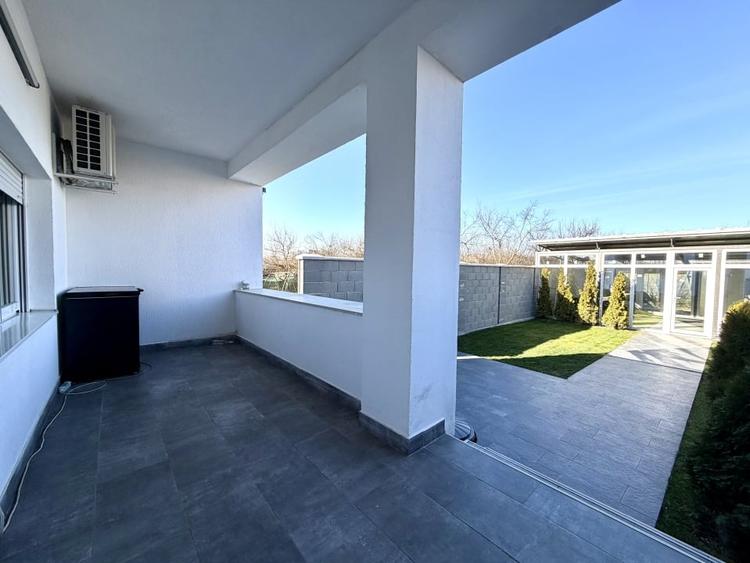 Duplex cu 4 camere cu Canalizare în Aradului