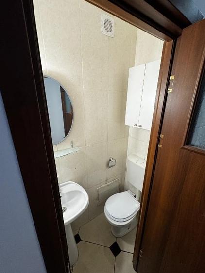 Apartament cu 3 camere decomandat în Moșilor