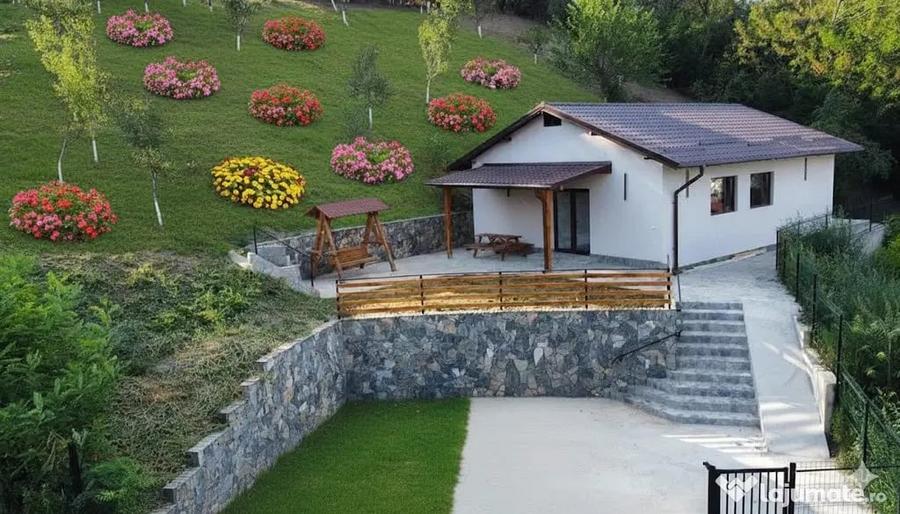 Casă cu 3 camere cu Teren 1890 Mp în Central
