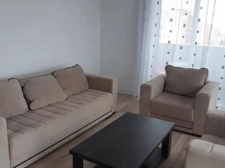 Apartament cu 4 camere decomandat în Soarelui