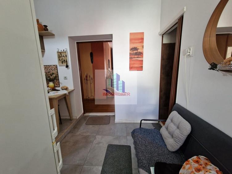 Apartament cu 2 camere decomandat în Central
