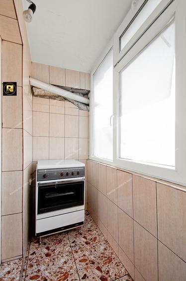 Apartament cu 4 camere decomandat, mobilat în Micro 18