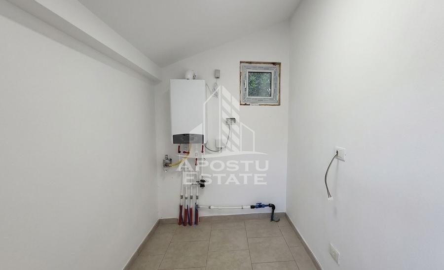 Casă individuală cu 3 camere cu Canalizare în Sânmihaiu Român