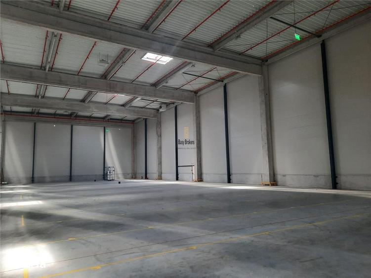 Spațiu comercial, de 1,800 mp, în Criș