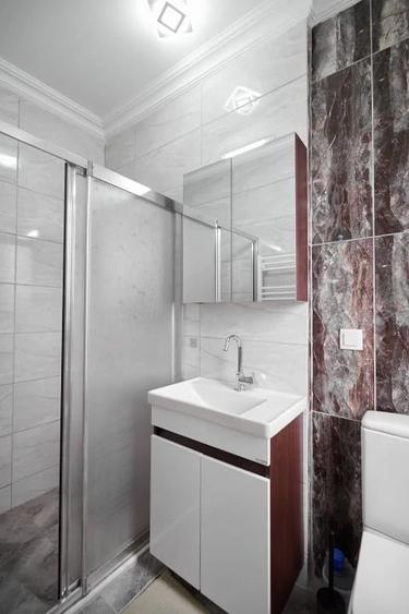 Casă cu 5 camere cu Teren 250 Mp în Ștefănești