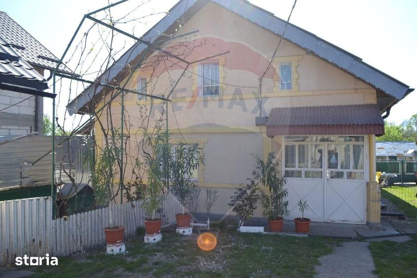 Casă cu 5 camere cu Teren 1842 Mp în Șotânga