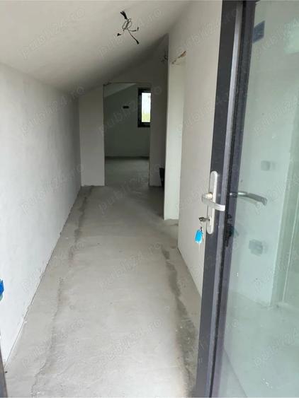 Casă cu 5 camere cu Teren 1000 Mp în Berteștii de Jos