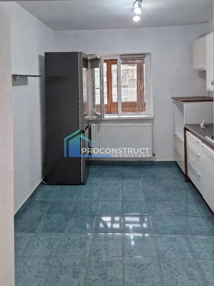 Apartament cu 2 camere decomandat în Soarelui