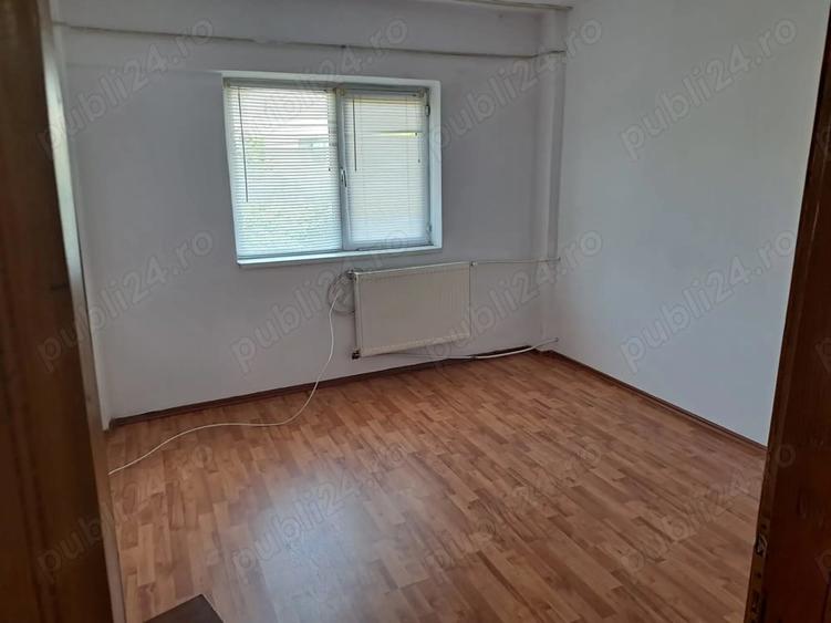 Apartament cu 2 camere decomandat în Piața Nouă