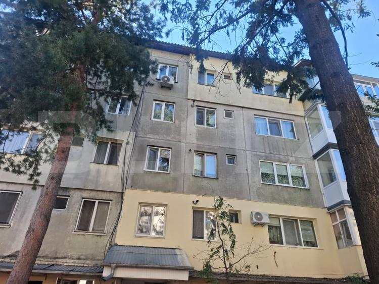 Apartament cu 2 camere semidecomandat, mobilat în Micro 11