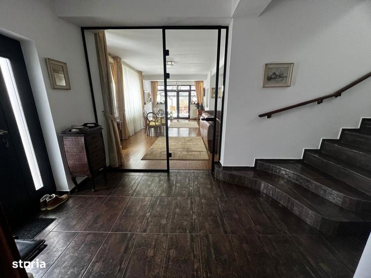 Casă cu 5 camere cu Teren 602 Mp în Clinceni