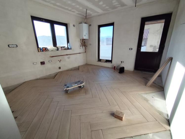 Casă individuală cu 4 camere cu Teren 500 Mp în Șard