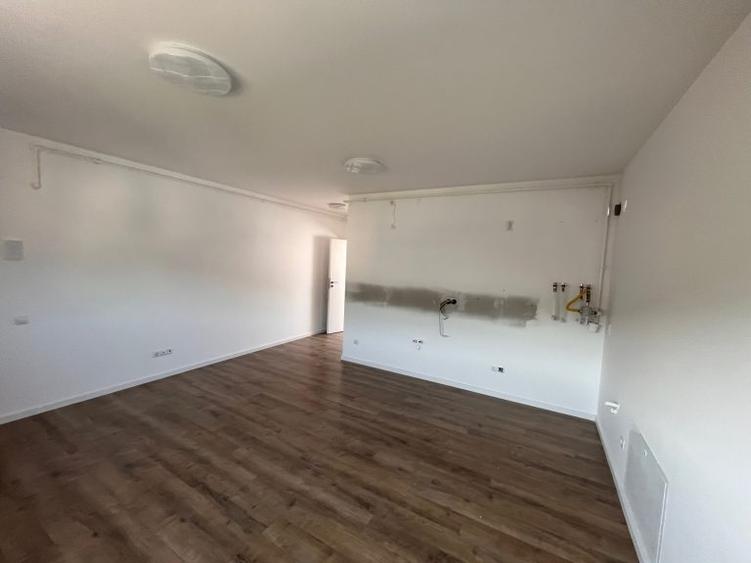 Apartament cu 2 camere semidecomandat în Florești — fotografia 3