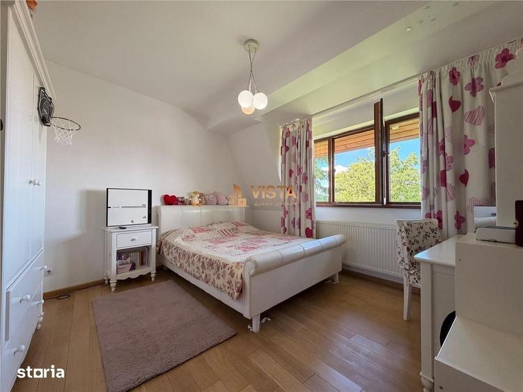 Casă cu 4 camere în Central