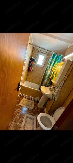Apartament cu 3 camere decomandat în Trivale