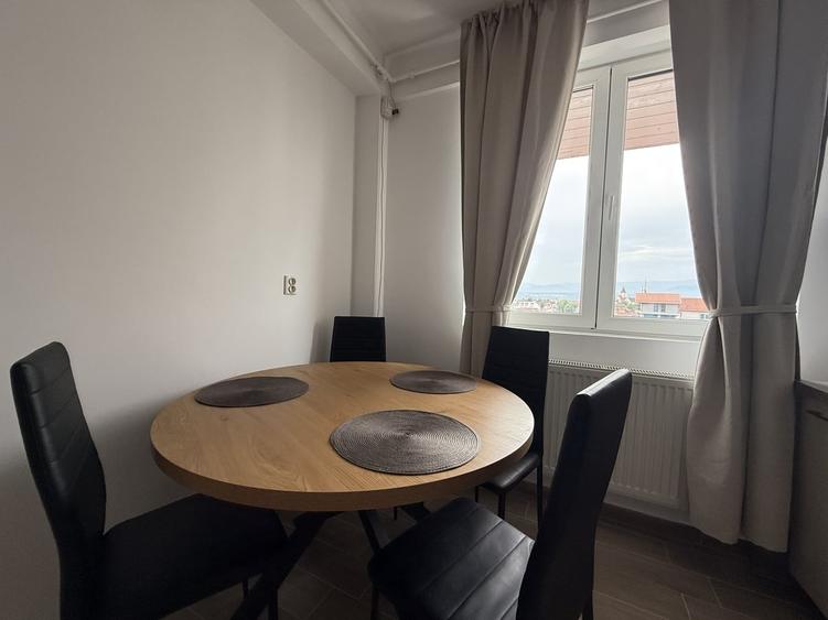 Apartament cu 3 camere decomandat în Vest