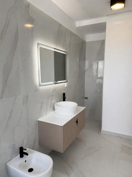 Casă individuală cu 5 camere cu Canalizare în Central