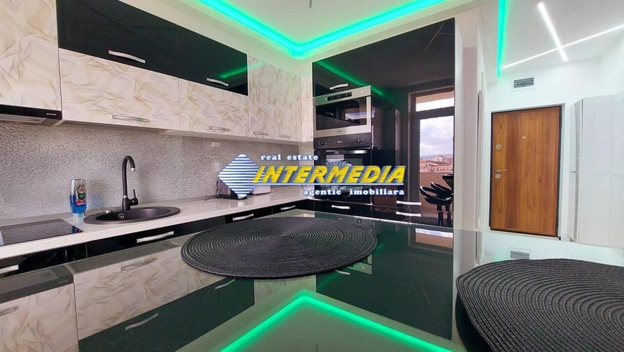 Apartament cu 2 camere decomandat, mobilat în Cetate