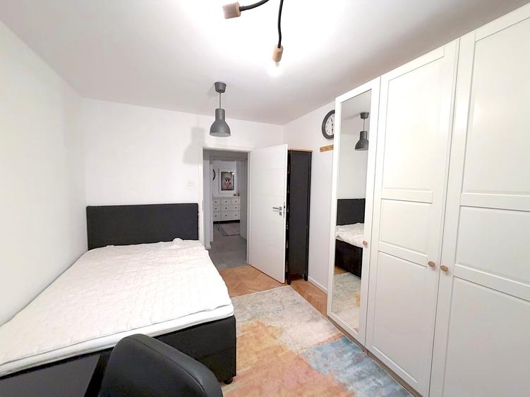 Apartament cu 4 camere decomandat în Titan