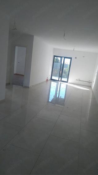 Casă cu Teren 75 Mp în Central