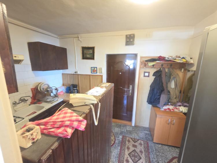 Apartament cu 2 camere semidecomandat în Craiter