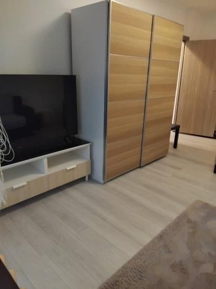 Garsonieră decomandată în Gorjului