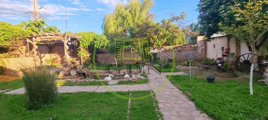 Casă individuală cu 4 camere cu Piscina în Bariera Vâlcii