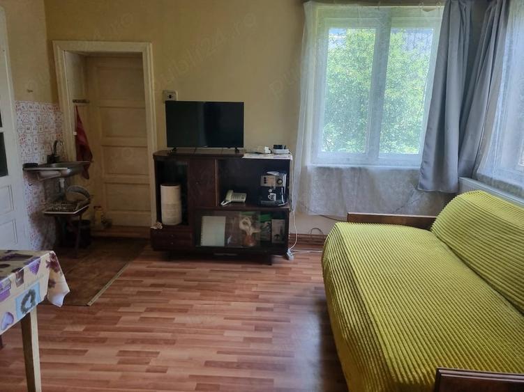 Casă cu 3 camere cu Teren 882 Mp în Central