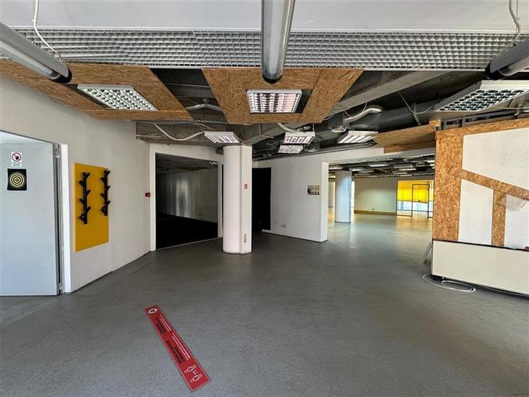 Birou, de 201 mp, în Batistei