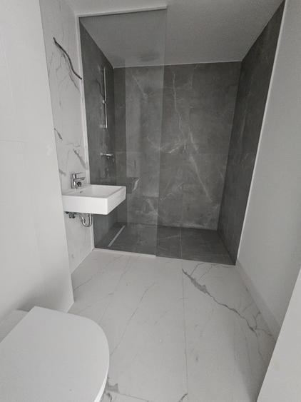 Garsonieră decomandată în Jiului