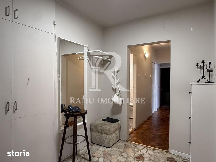 Apartament cu 3 camere decomandat în Decebal