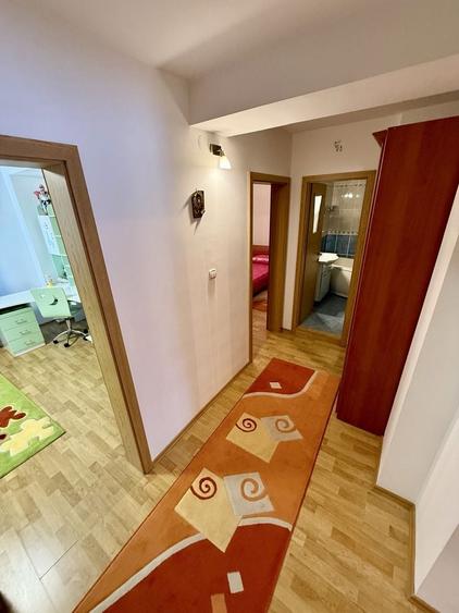 Apartament cu 3 camere decomandat în Micro 3