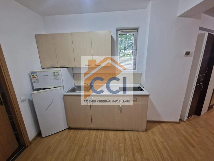 Garsonieră decomandată în Cornișa