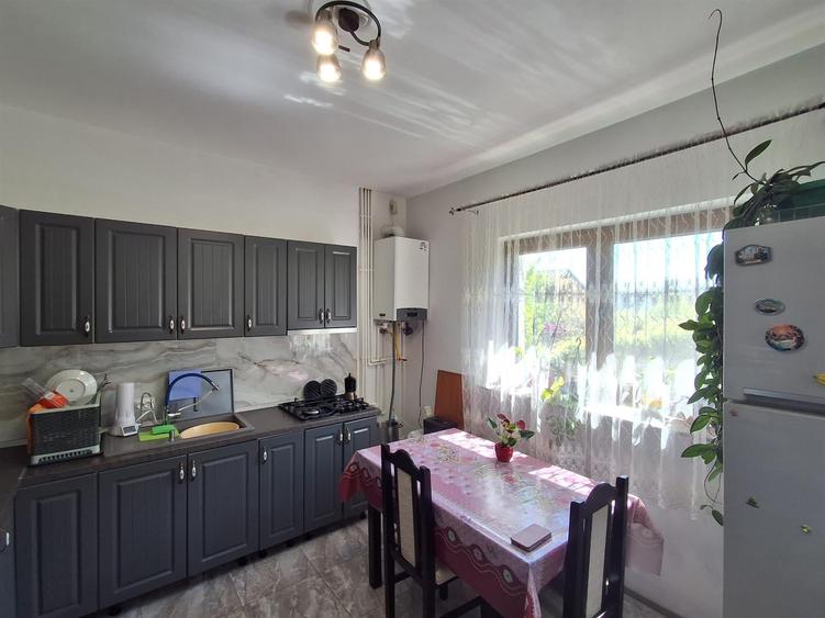 Casă cu 6 camere cu Teren 475 Mp în Rediu