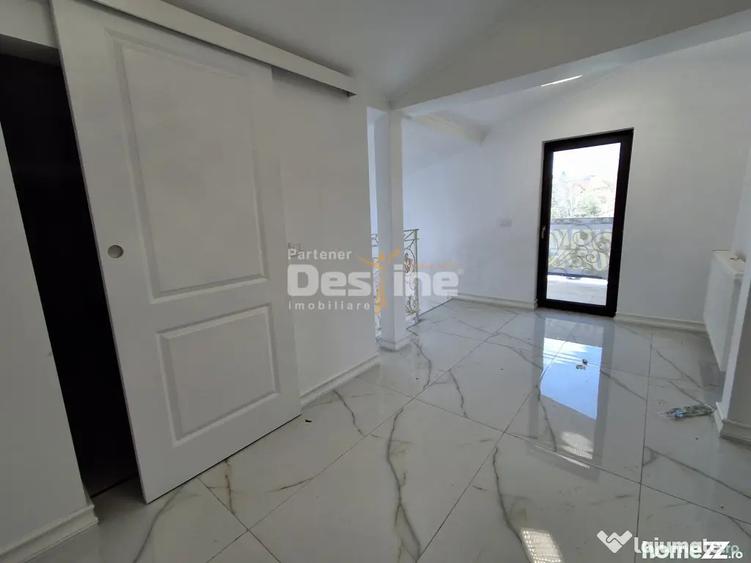 Casă cu 6 camere cu Teren 500 Mp în Valea Adâncă