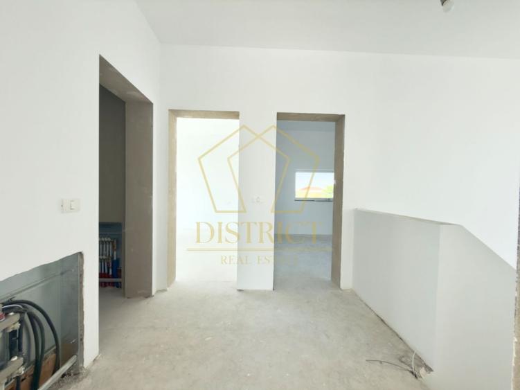 Duplex cu 5 camere cu Canalizare în Dumbrăvița